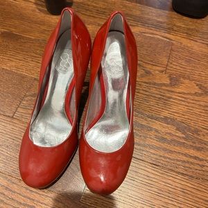 Jessica Simpson red heels!